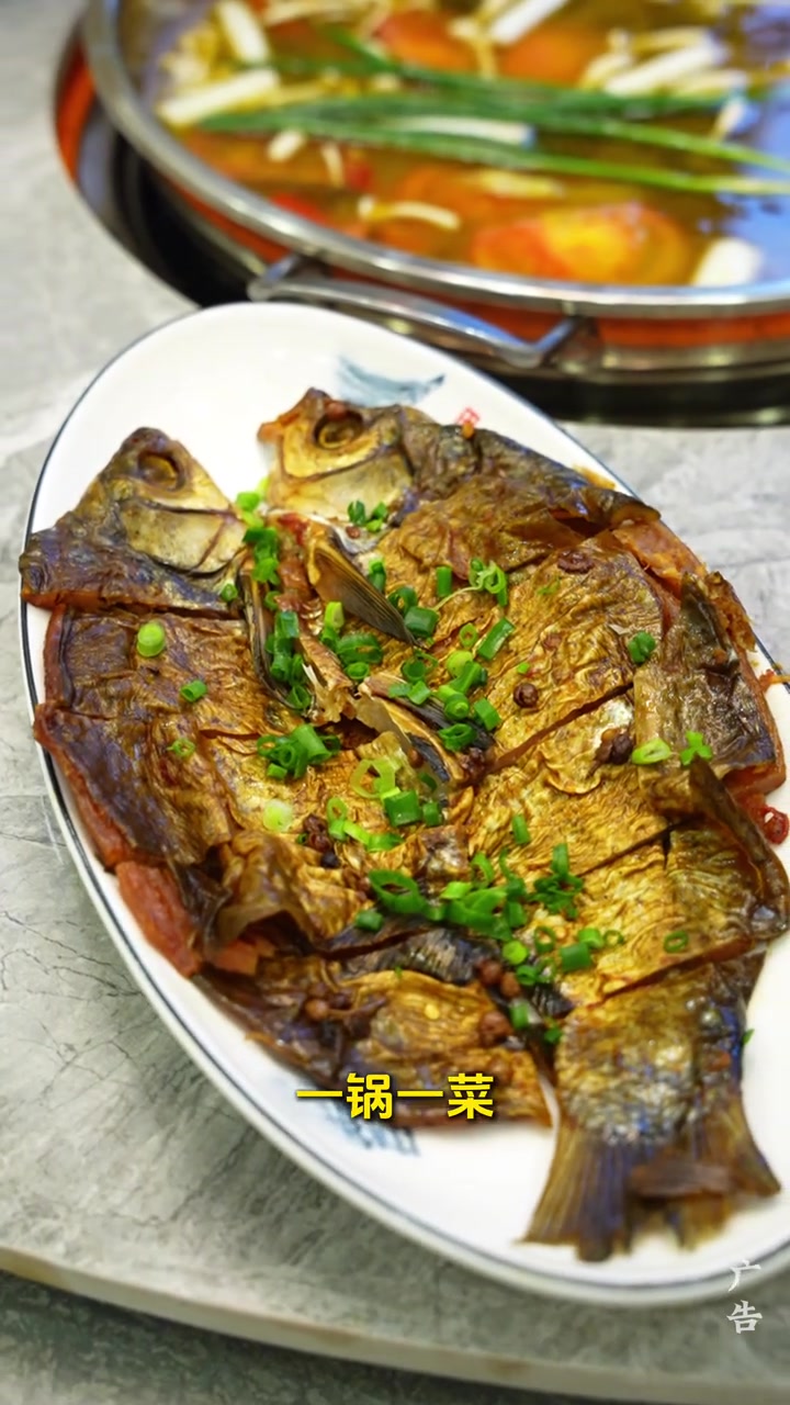 梁平牛牛牛酸汤牛肉火锅！春节不打烊，团圆不缺席！秘制酸汤开胃，鲜切牛肉管够。火锅一开，新年