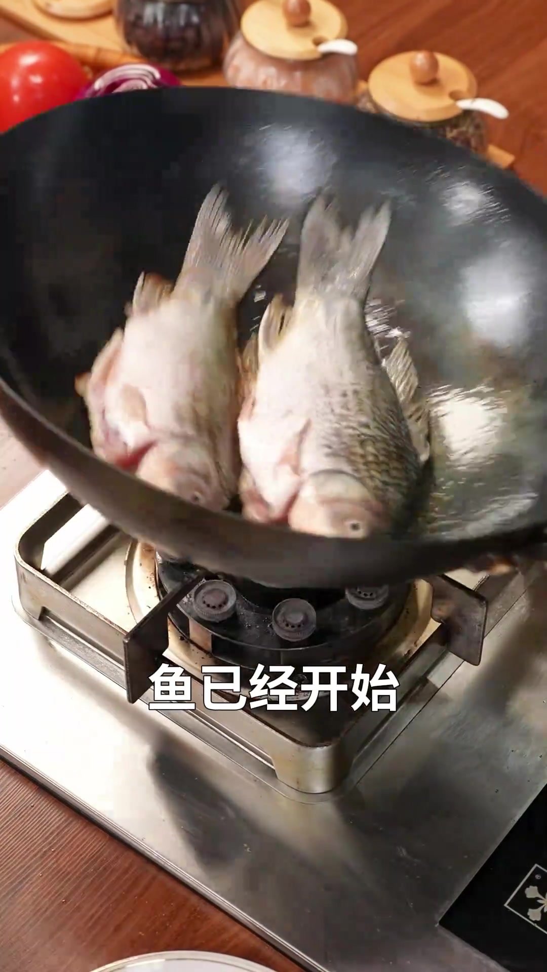 萝卜丝鲫鱼汤怎么做?告诉您关键一步~