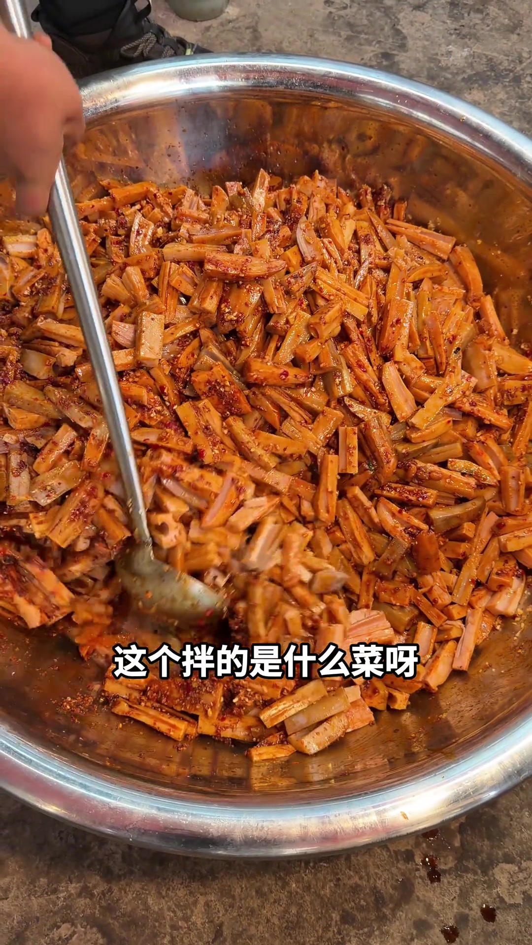云南农村杀猪饭酒席，带大家看看吃些什么？