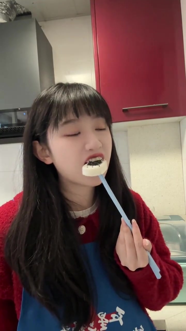 过年的美食记忆——年糕！各位家里的年糕都吃完了吗？还有什么神仙做法？评论区见！#过年 #年