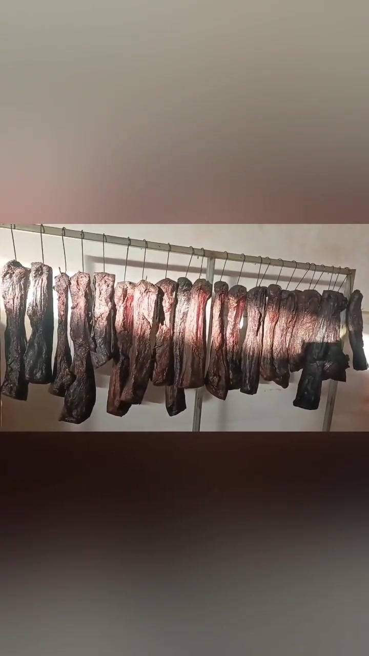 吃货的世界唯有美食不可辜负,贵州农家正宗烟熏腊肉,你们想吃吗