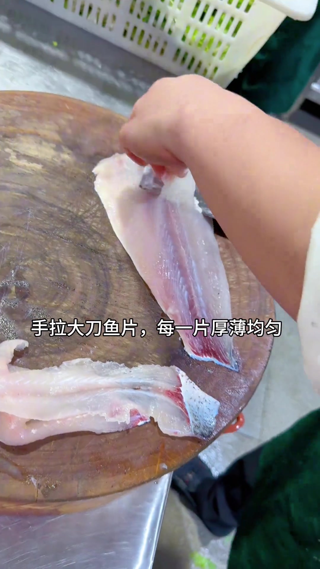 重庆小县城椒麻鱼,日销百桌,出餐全过程!