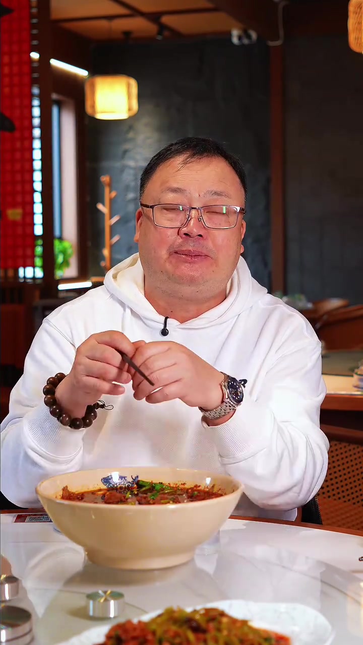 逛春熙路别瞎吃,熙园水煮牛肉片才是川菜正主!
