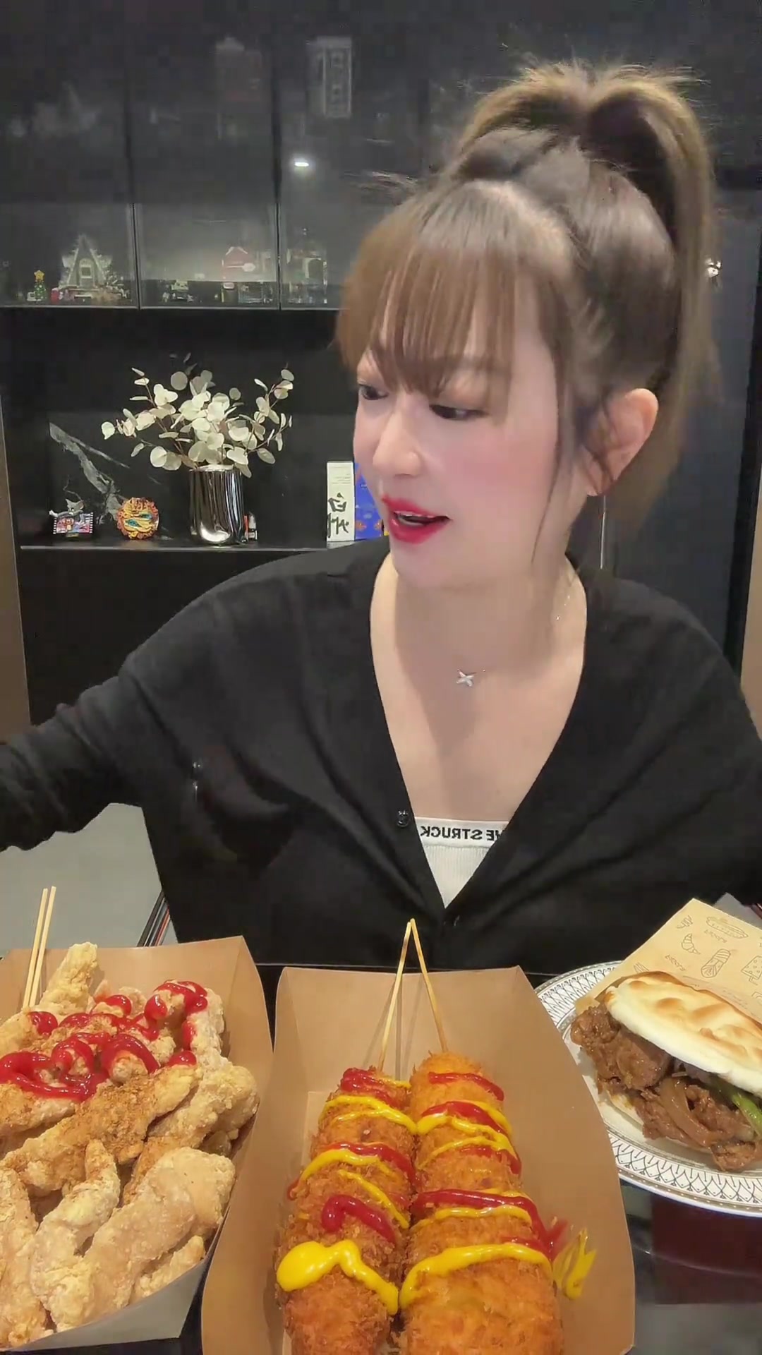 家里小吃摊2.0：孜然牛肉夹馍、双味炸鸡柳、拉丝芝士热狗棒