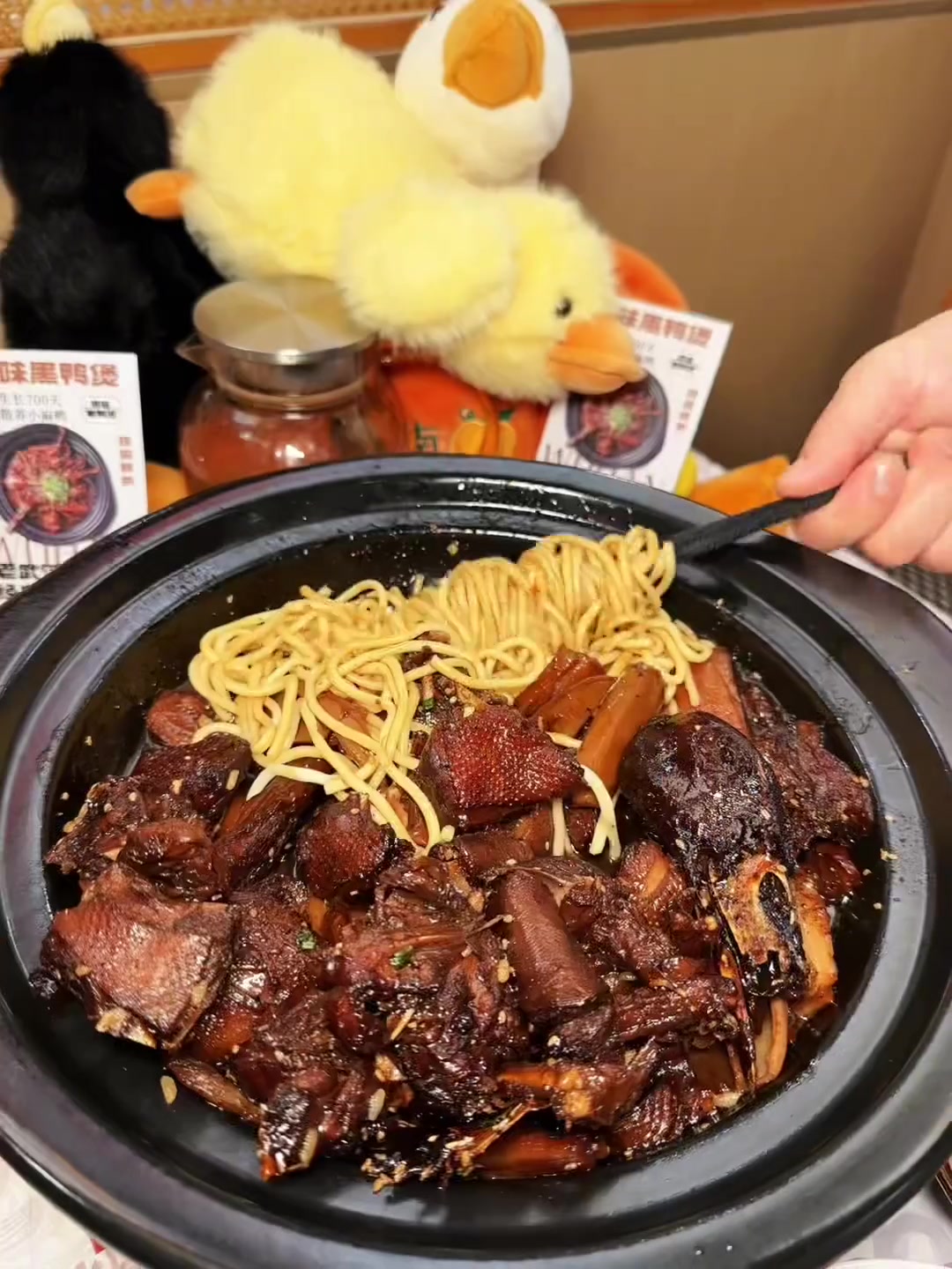 在苏州吃到武汉藕片黑鸭煲！