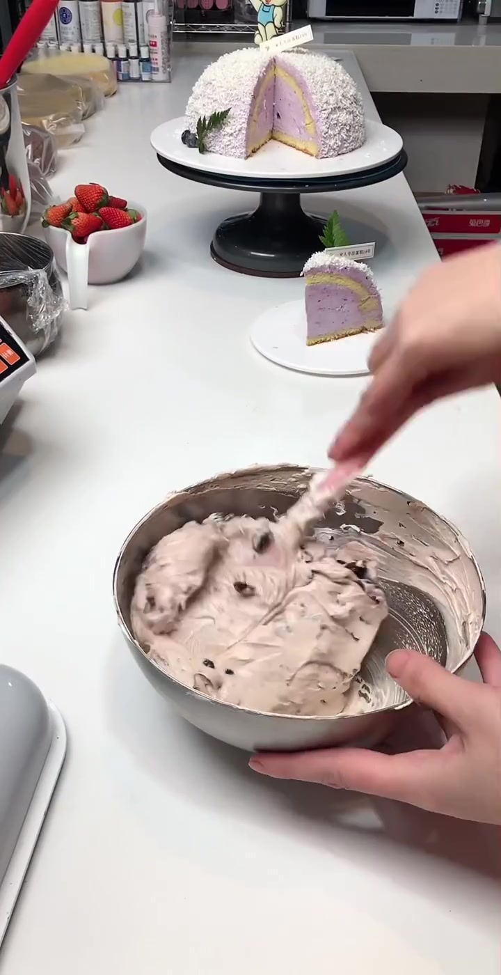 生日蛋糕与巧克力蛋糕