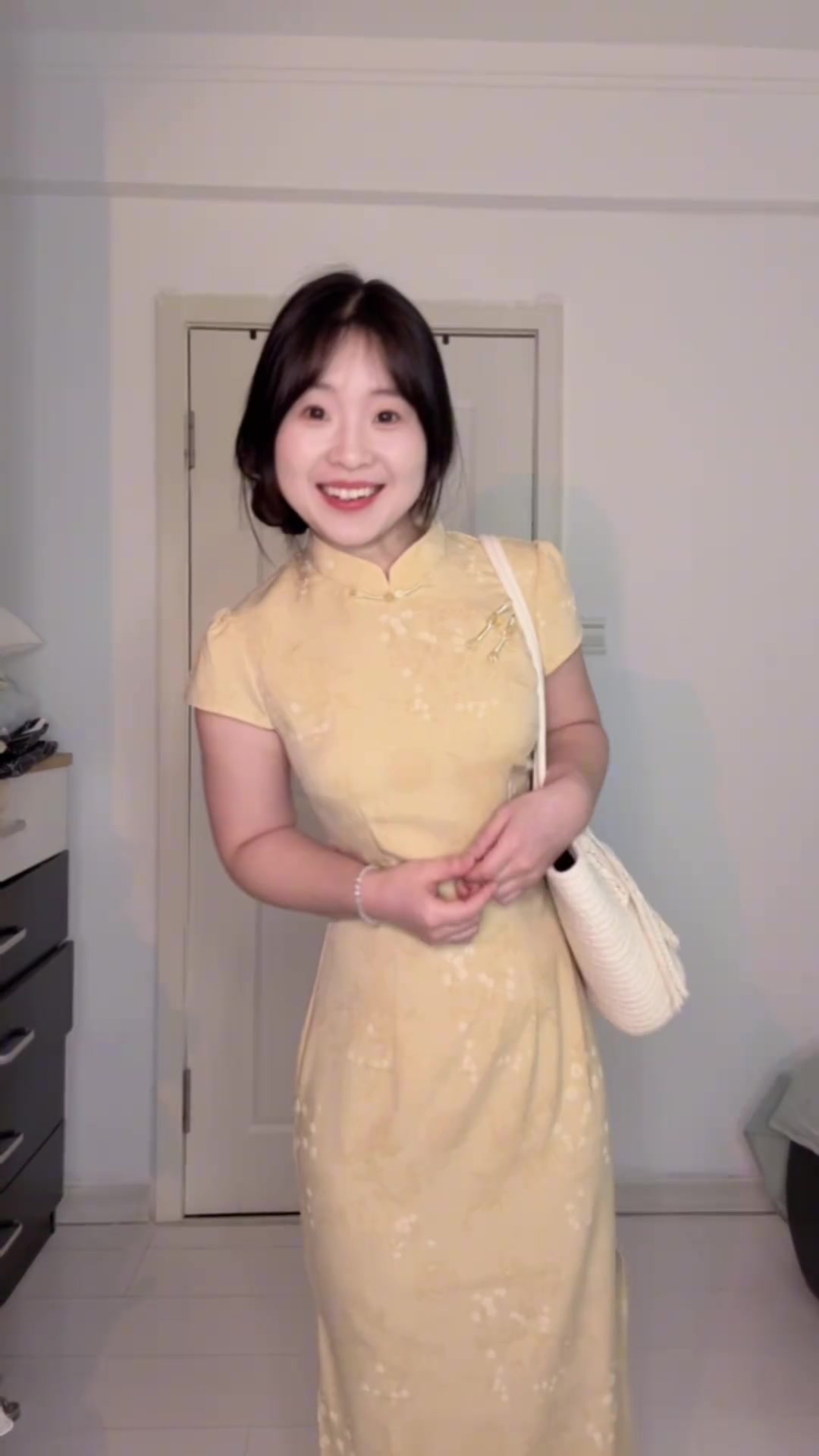 梨形身材的姐妹们，一定要试试旗袍裙！