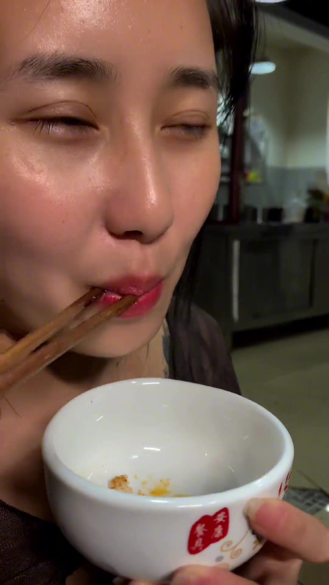 瑞丽我又回来啦,终于可以来吃我最爱吃的留一手烤鱼了,可以堂食就是好啊