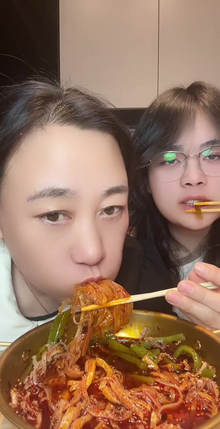 比长短长的吃毛肚短的吃贡菜
