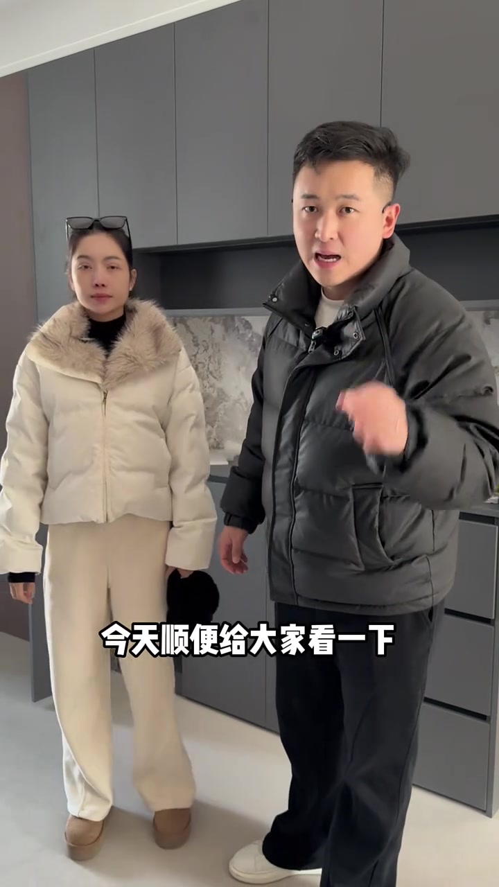 生活的柴米油盐，是我们共同的诗和远方！期待我们中国的婚礼，近期就准备回越南了，西瓜这几天准