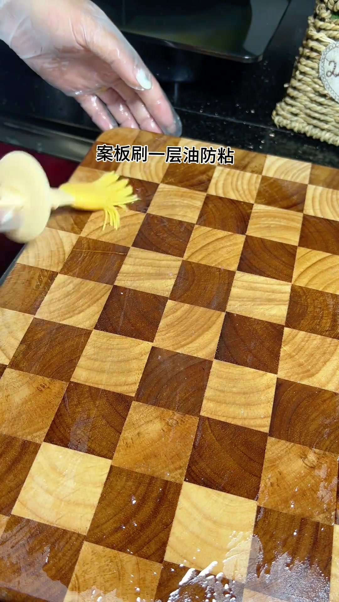 早餐用一张手抓饼给孩子做牛肉烧饼，有锅就能做，简单好吃