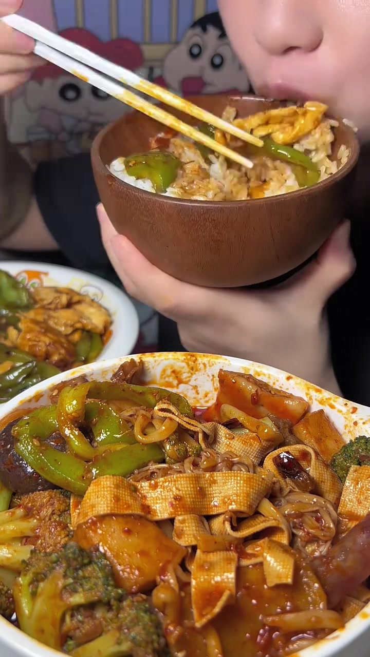 家常菜真好吃：吃麻辣香锅辣椒炒蛋