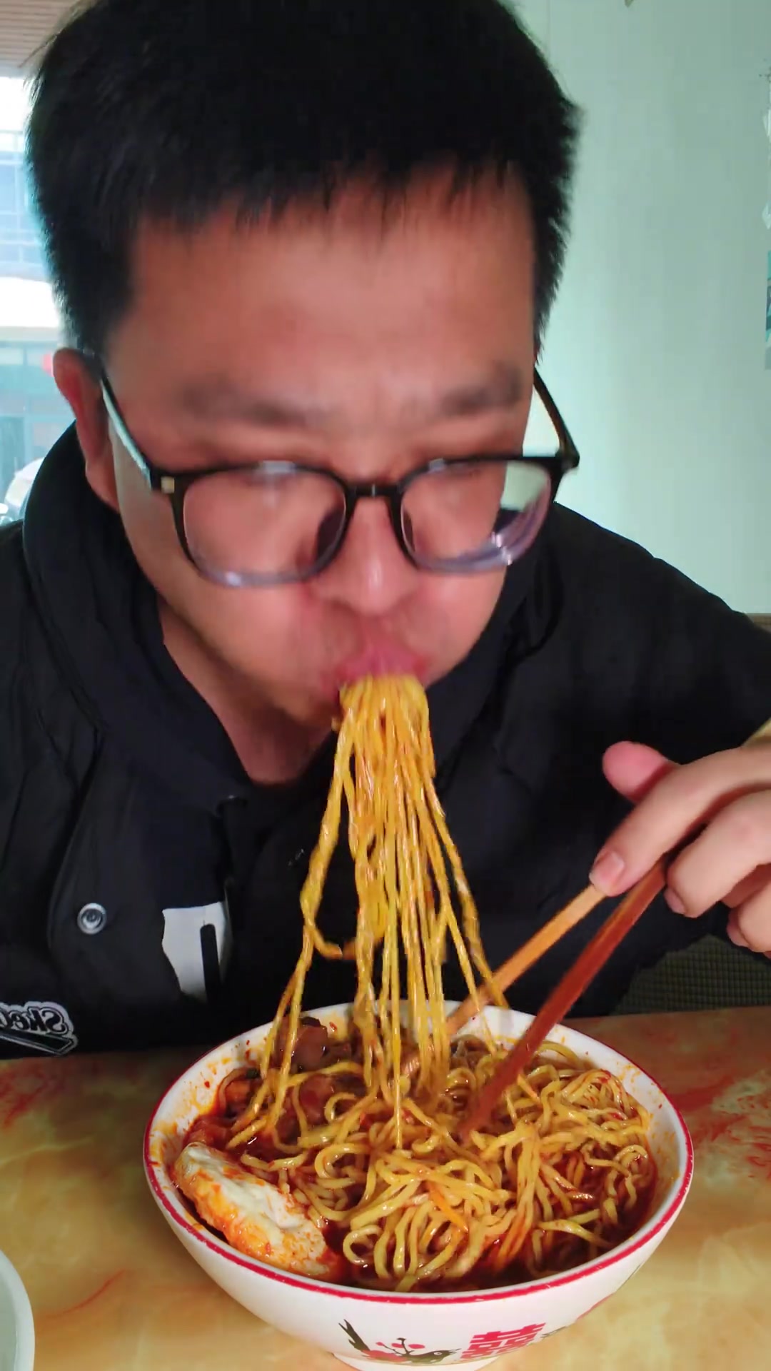 马场辣鸡面与贵阳风味大不同,香辣诱人!