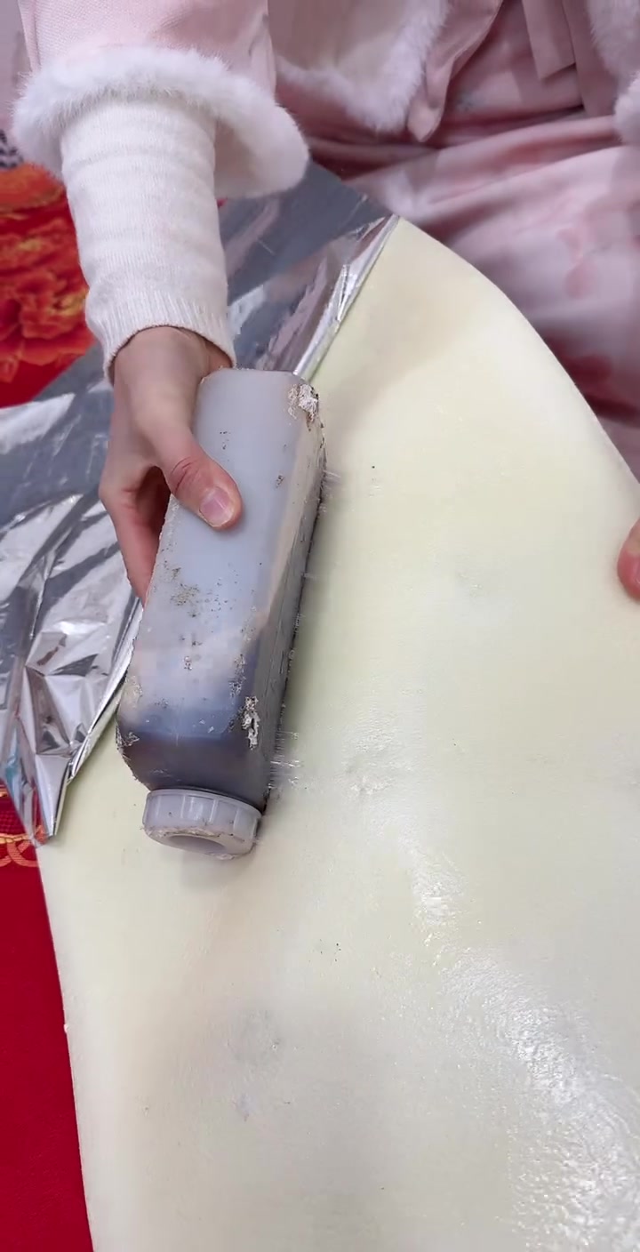 现代简约装修风格，榻榻米床头软包，炕围软包墙贴