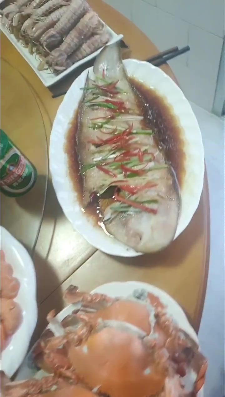 妈妈八十大寿，女儿送八层寿桃祝寿