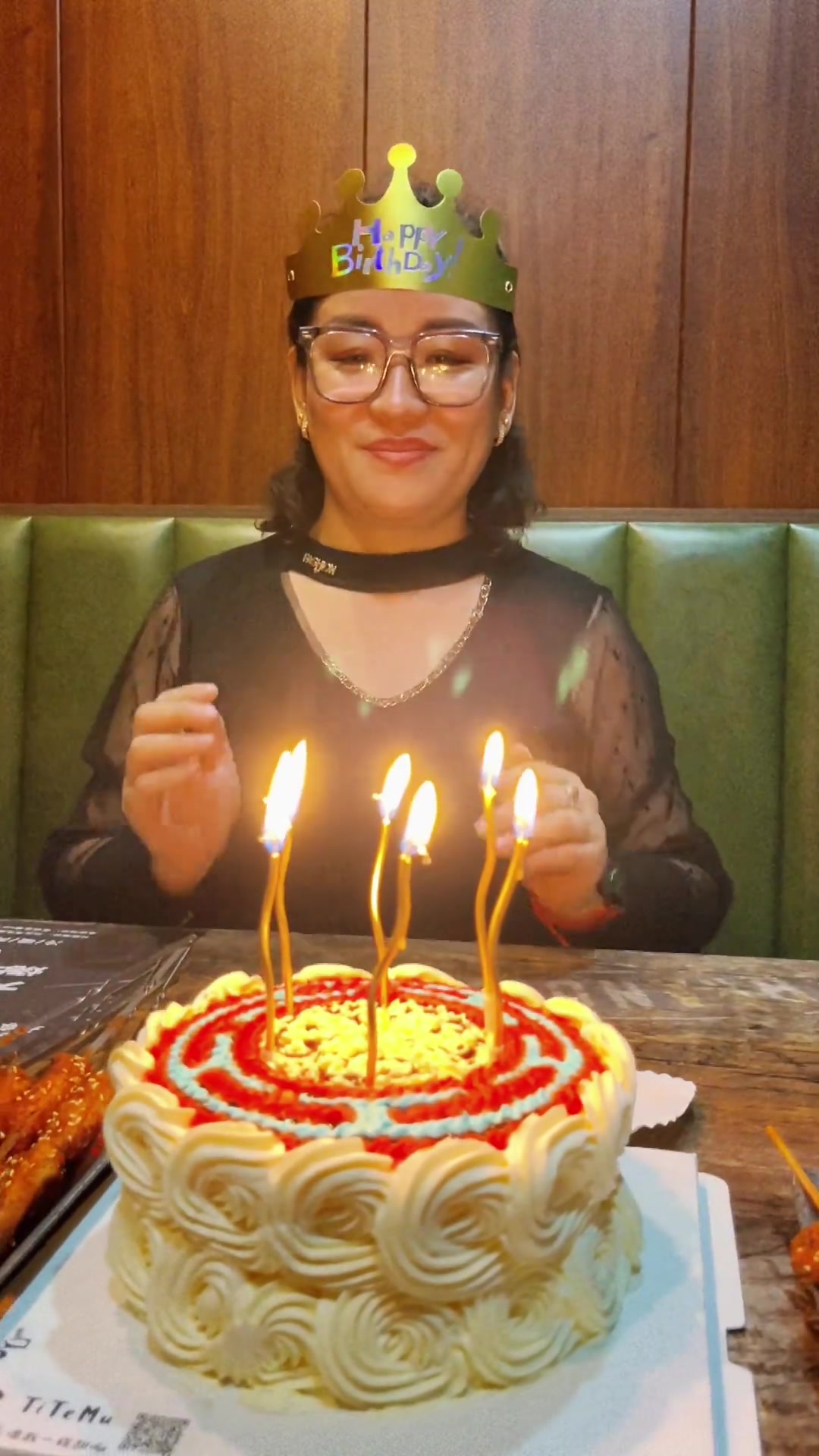 蛋糕，祝你生日快乐，永远十八岁