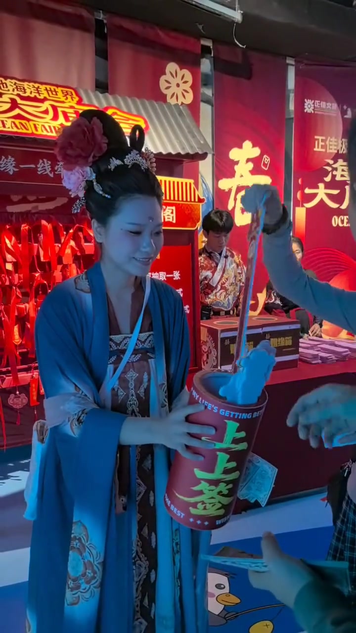 梦回千年，与古风NPC互动，可爱小鱼相伴，拍照氛围感十足！