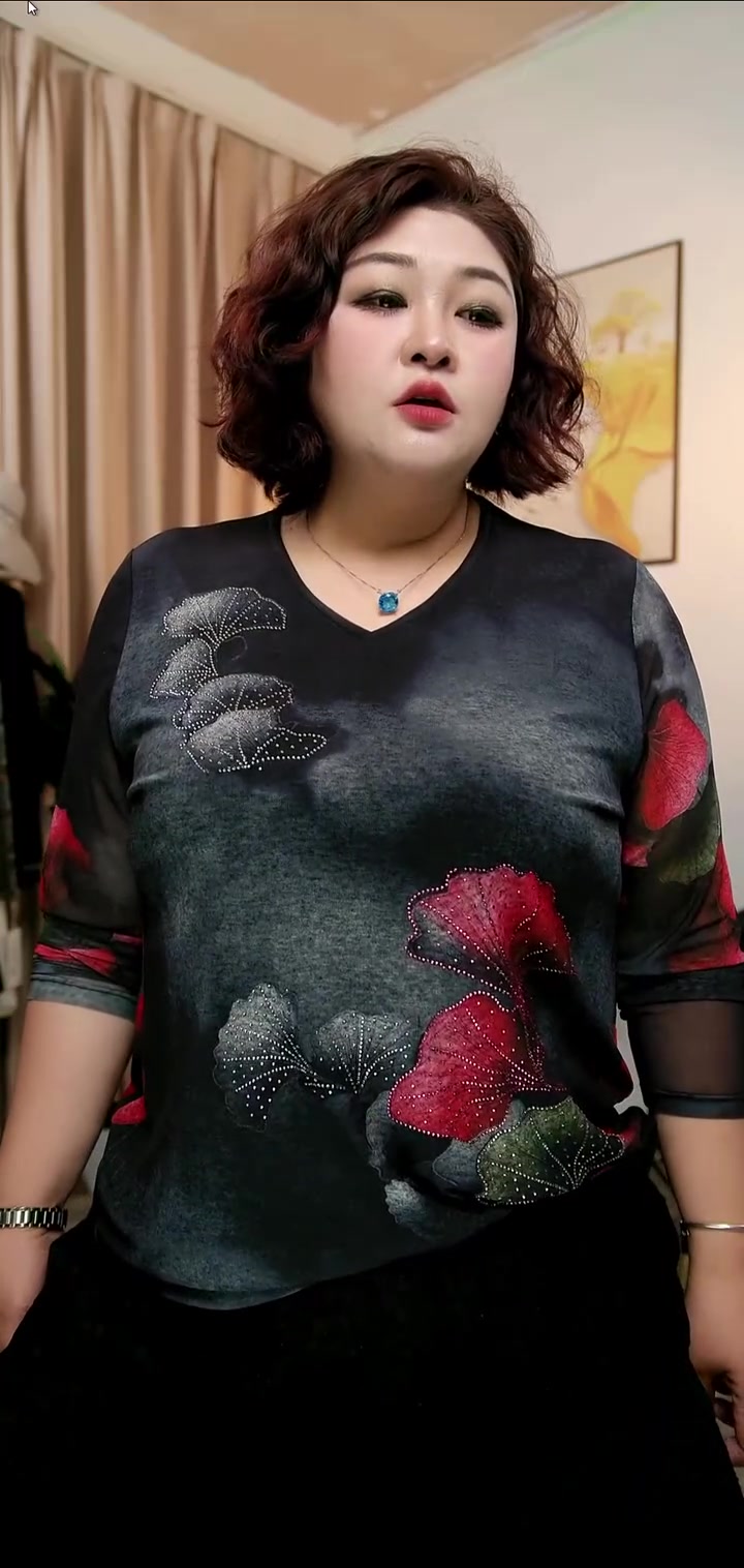 显高显瘦的加长款上衣,一米六五女生的自留款!颜色正不挑人
