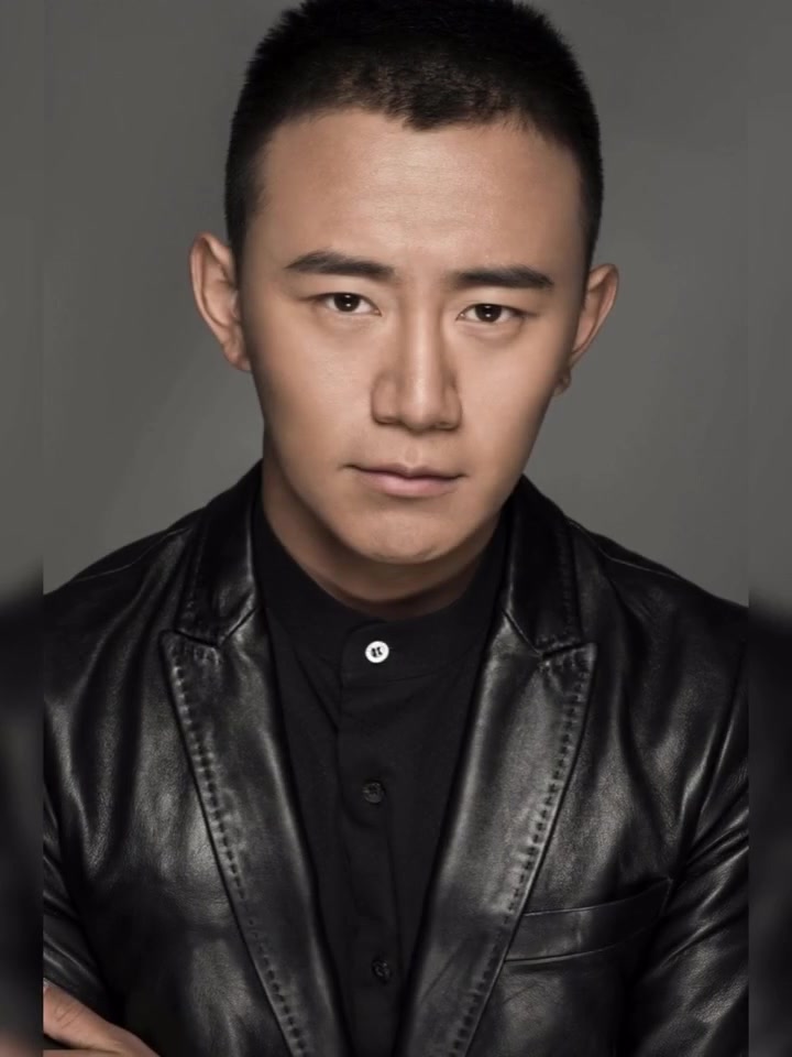 39岁肌肉大叔康杰，中国男演员代表作《苍狼》