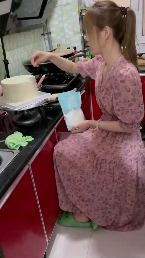 给自己做生日蛋糕，39岁最后一个3字开头生日，认真老去