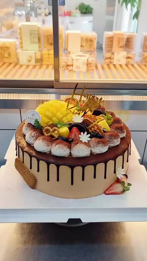 一款好看又好吃的巧克力水果蛋糕