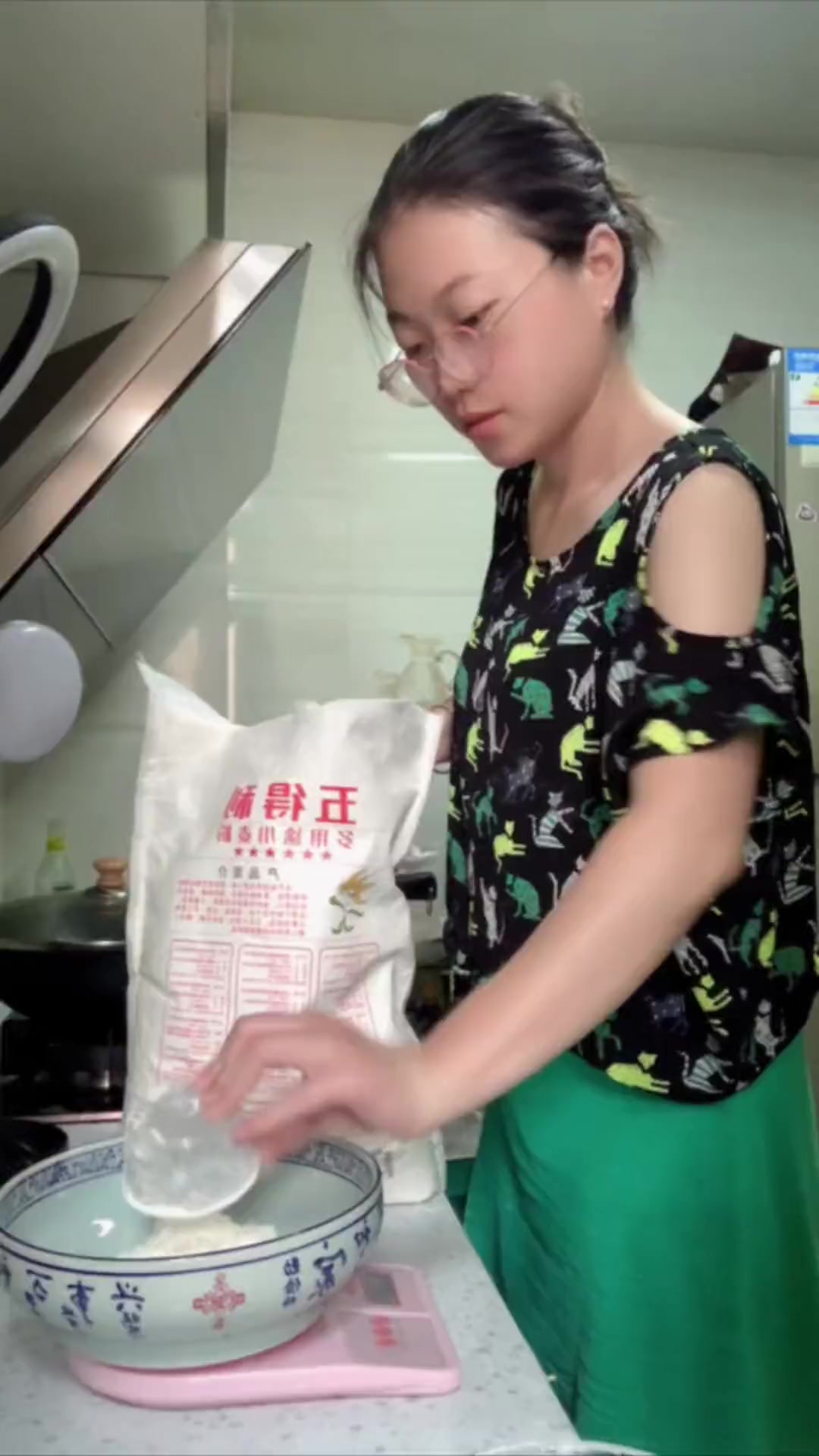 做豆沙春卷，附粉丝要的春卷皮做法