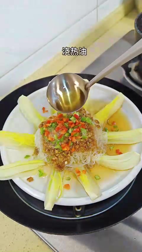 年夜饭第25道菜：蒜蓉粉丝娃娃菜