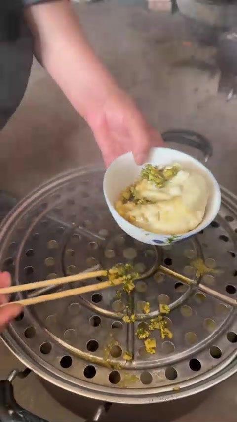 美食在锅,家人在旁,说说笑笑,便是这世间最暖的光