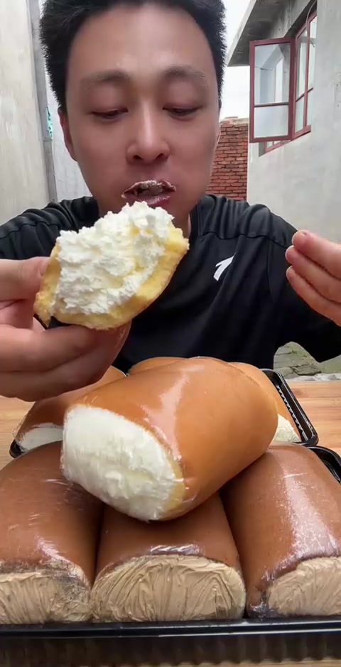 老式奶油蛋糕卷好吃