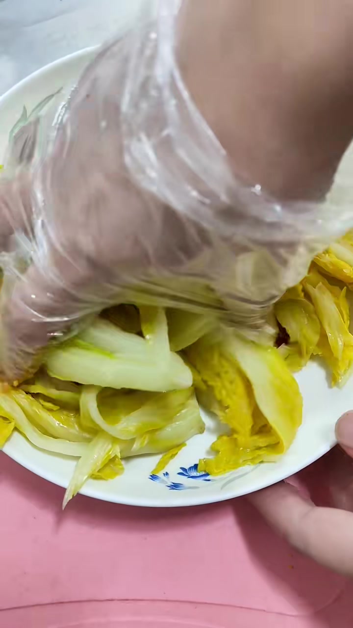 蒜蓉粉丝蒸娃娃菜，一口就回味无穷