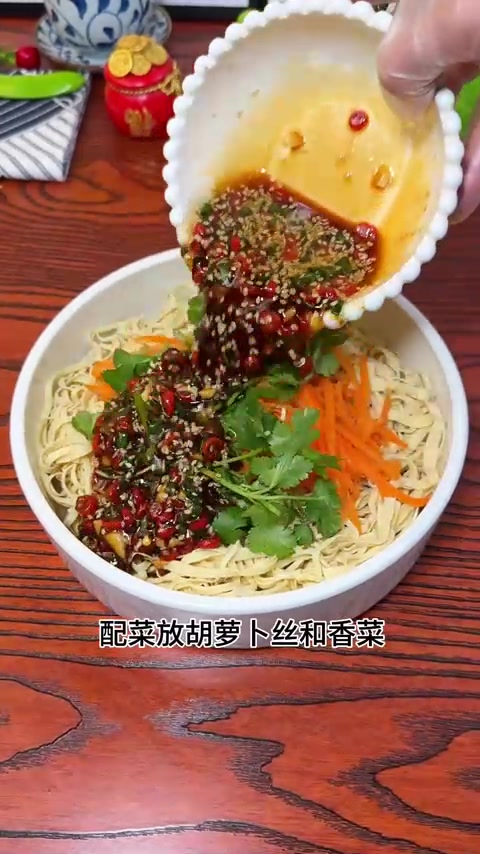 低卡美味凉拌菜，豆腐丝拌金针菇，好吃没有负担