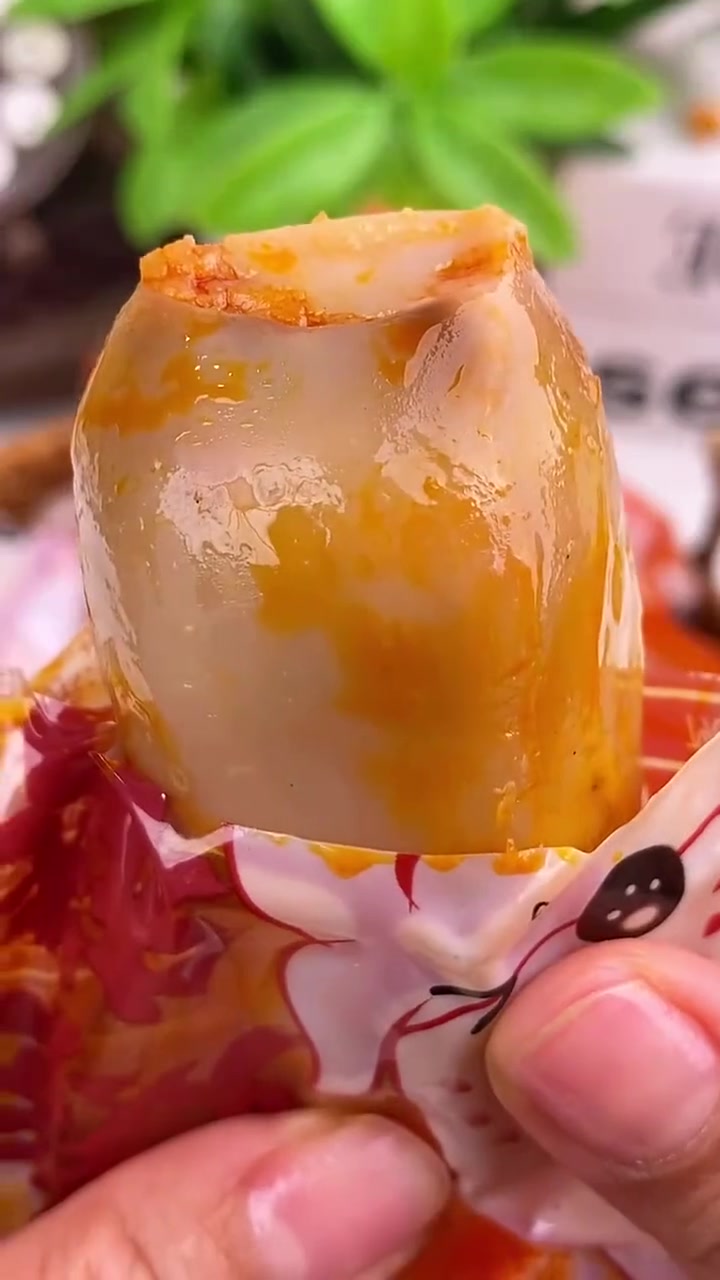 这个鱿鱼仔真的惊艳到我了,个头超大一个,满满当当的鱿鱼籽和肉,太幸福了 #开袋即食 #零食