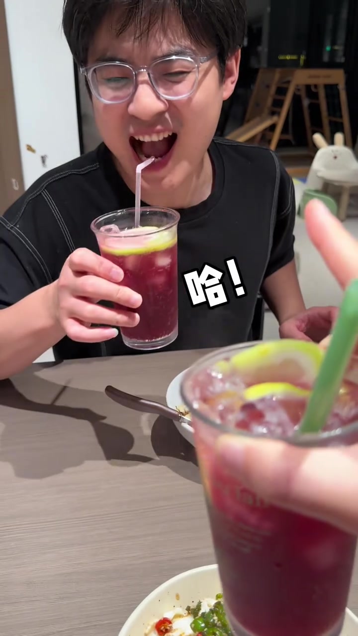 简单搞个洋葱油拌饭 再拌进去两个溏心蛋 美好食光就要开始了！#深夜偷吃 #菜谱大全 #美食