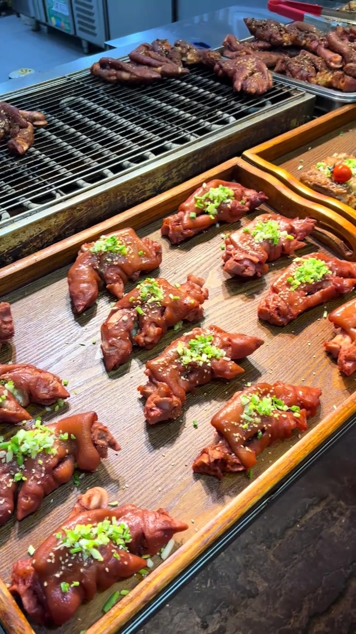 长沙必吃美食:臭豆腐与酱板鸭