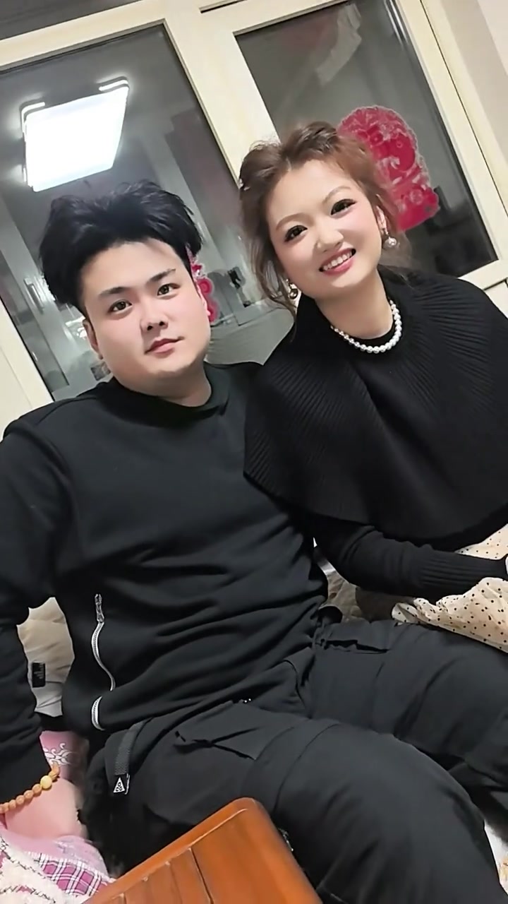 温馨甜蜜的幸福一家人!