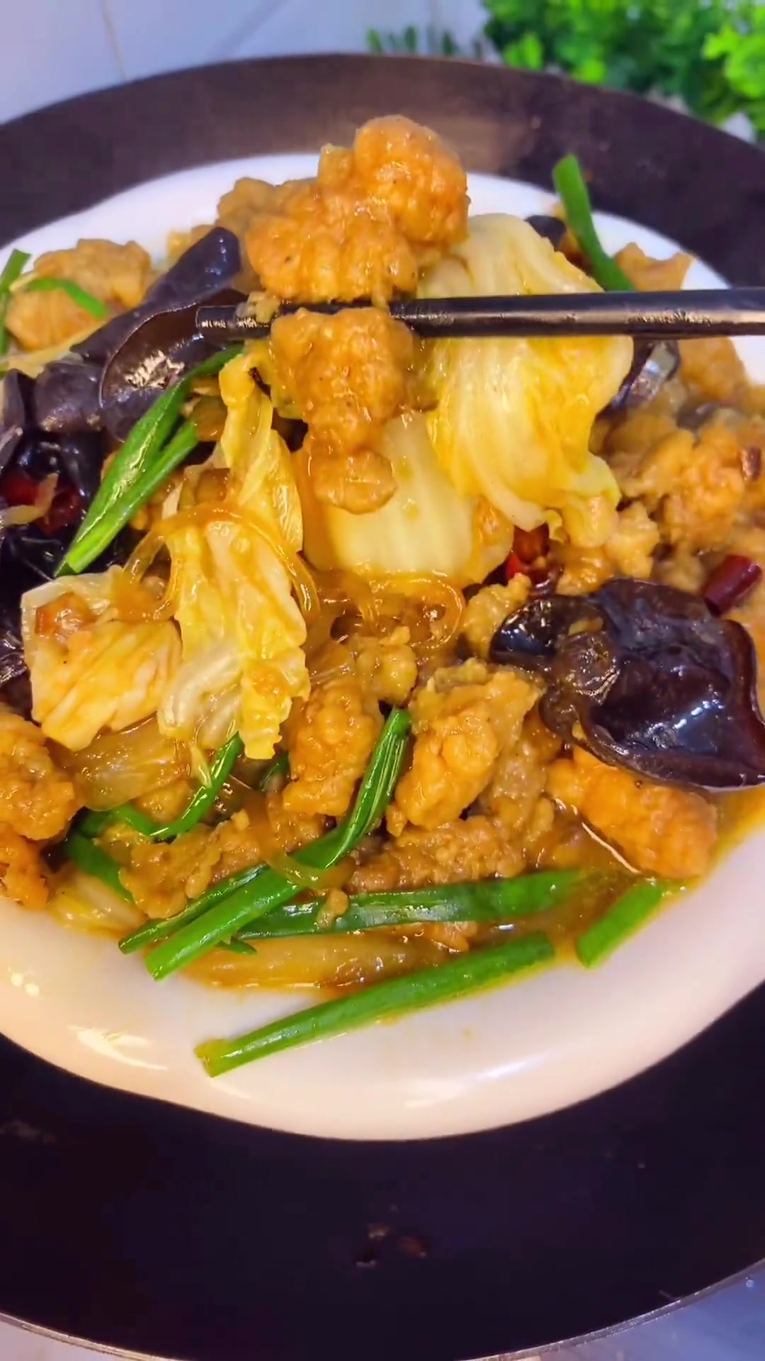 剩炸酥肉炖白菜粉条，下饭又美味