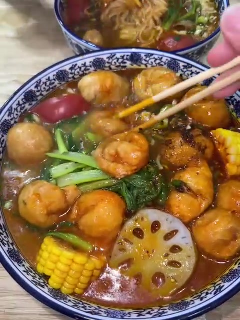 合肥排名前三好吃的麻辣烫，一到饭点座无虚席