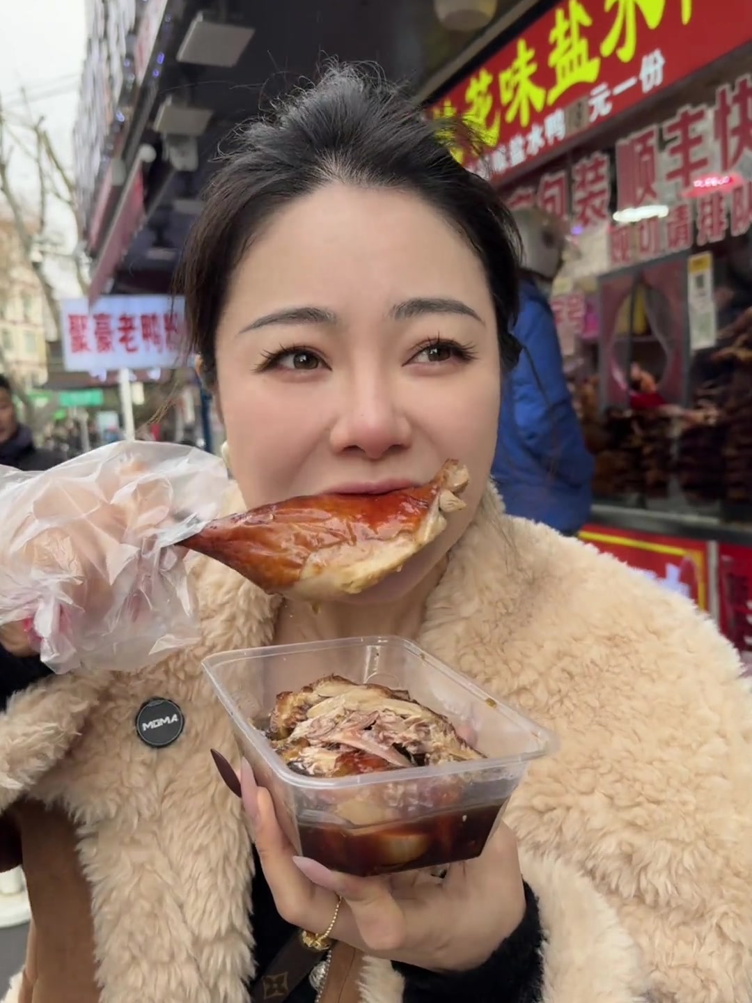 藏在居民楼下，本地人吃了30多年的盐水鸭烤鸭