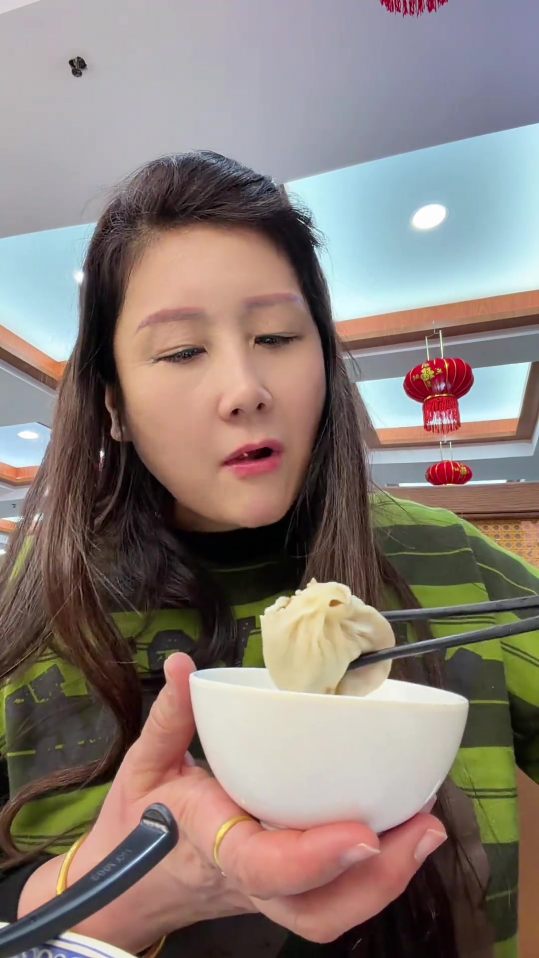 南京必吃美食：灌汤包与咸水鸭，味道绝佳！