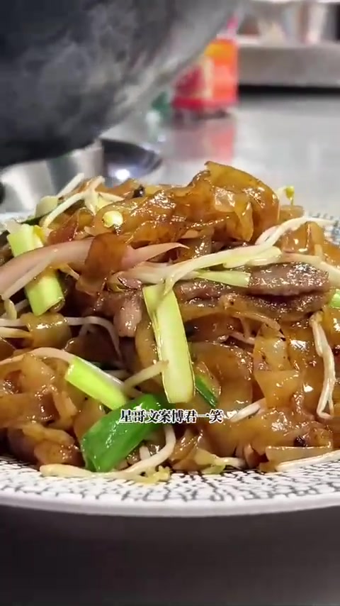 粤菜摆盘花哨,上的都是凉菜