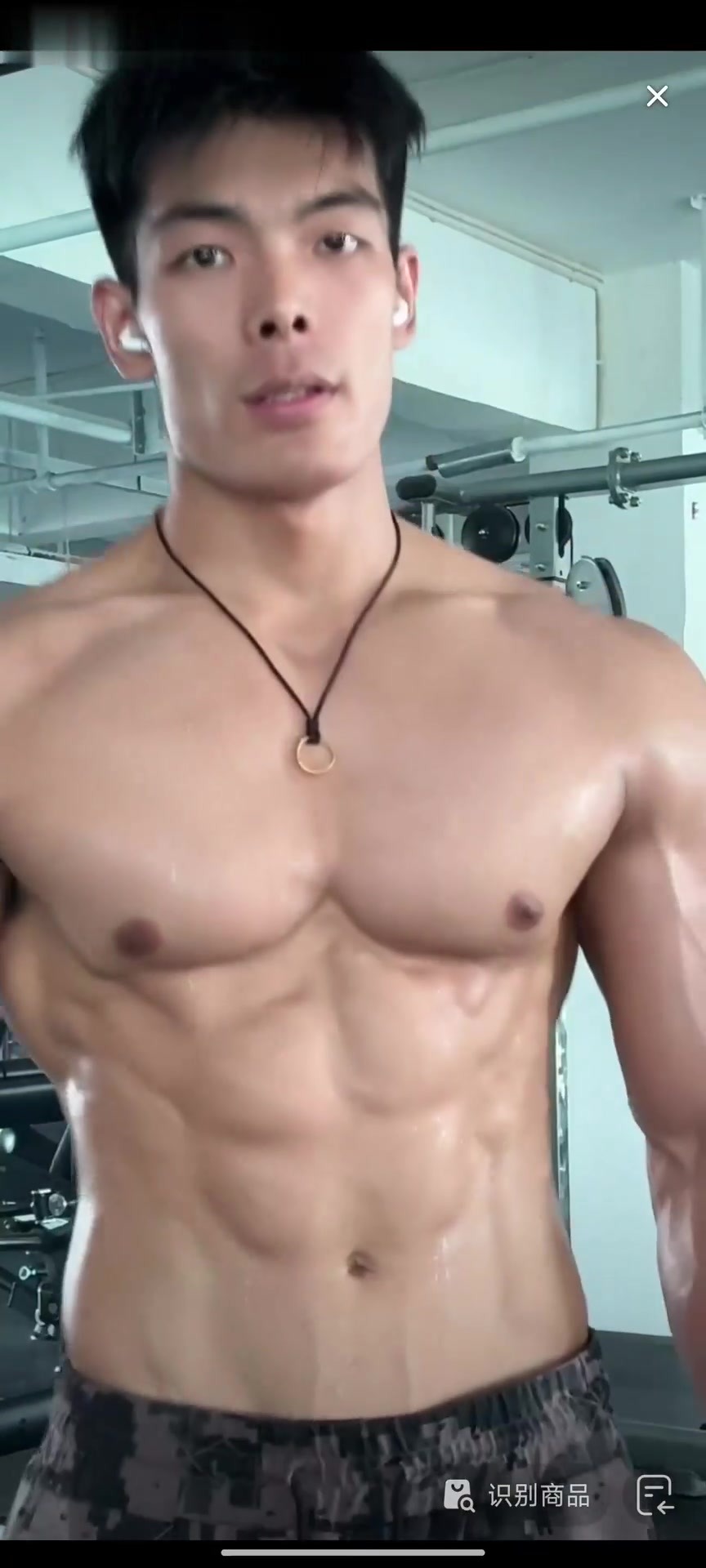 超级迷人的巧克力肌肉男!