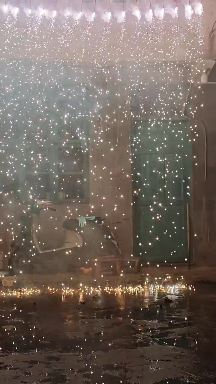 天鹅湖的瀑布烟花真的太好看了