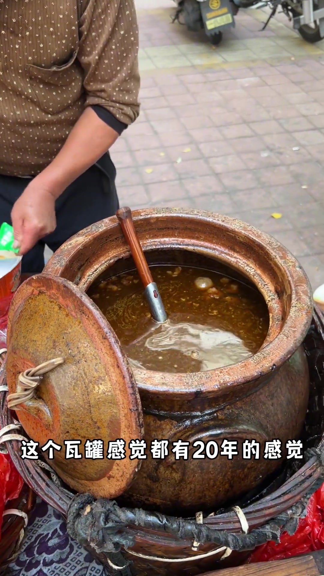 泉州街头吃红烧牛肉面，妈呀太香了