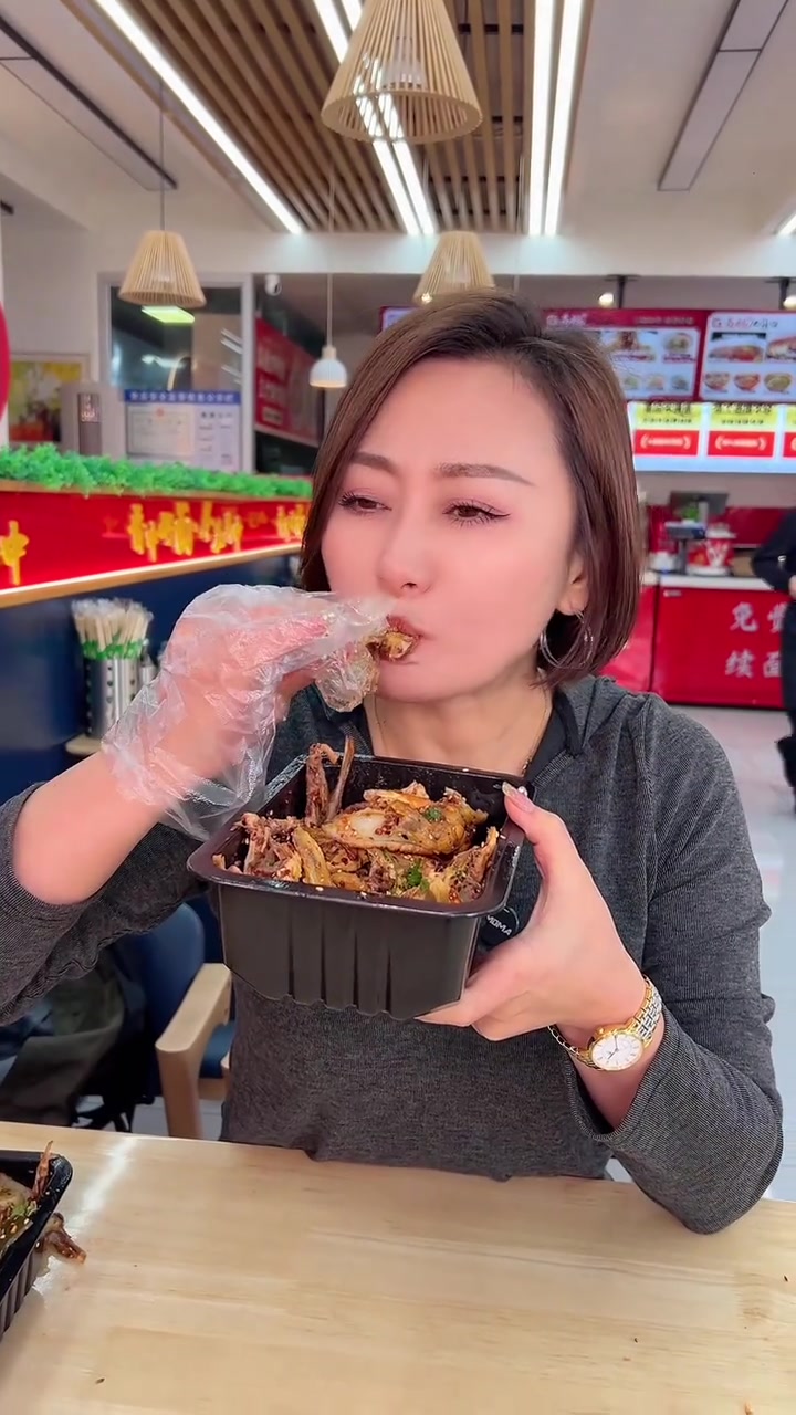 沈阳鸡架，熏拌鸡架，嘎嘎好吃，特色美食小吃