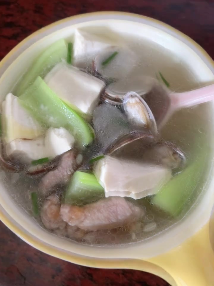 夏热食欲差，丝瓜花甲豆腐汤解暑