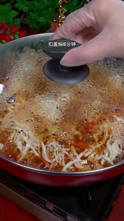 巨好吃的西红柿茄子焖面做法，面条裹满汤汁太香了