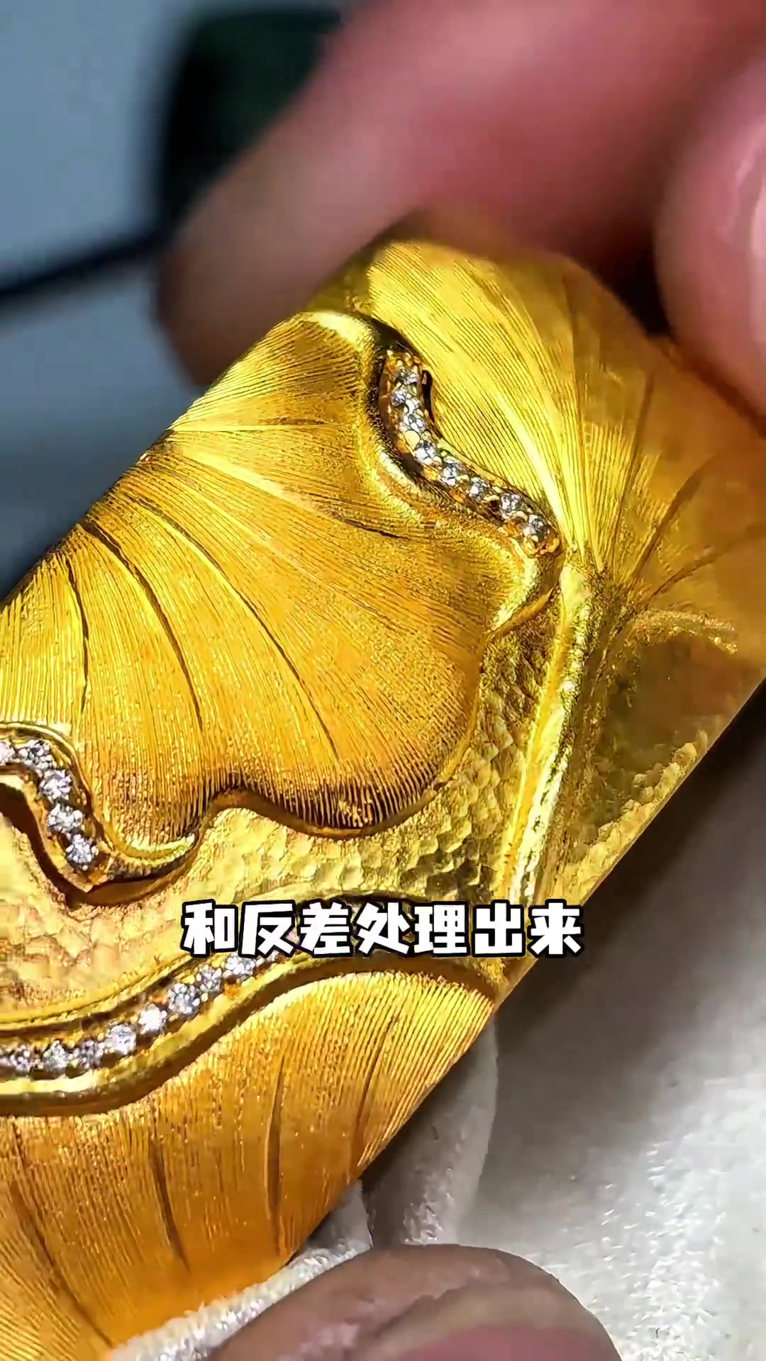 济南帅哥生日不吃奶油蛋糕,改吃纯金蛋糕,仪式感拉满!