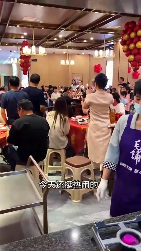 来萍乡武功山吃新菜谱，给大家看下酒席菜