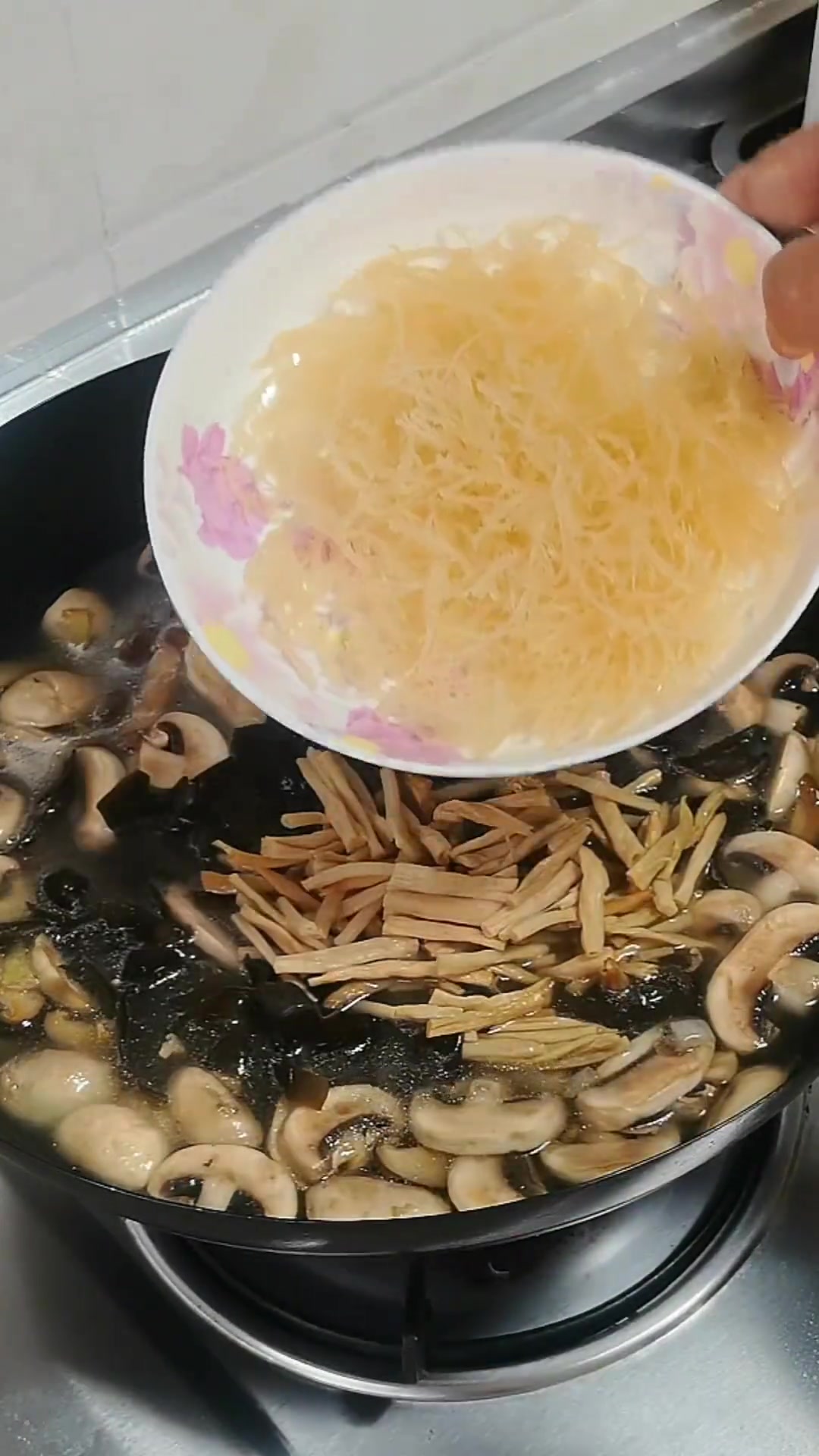 老北京打卤面,家常美食的经典传承!
