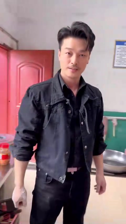 第一次跟奶奶学做宁远棉菜粑粑，分享给学生们吃